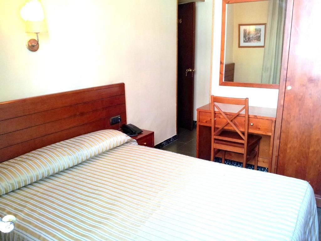Hotel Toledano Ramblas Barcelona Room photo